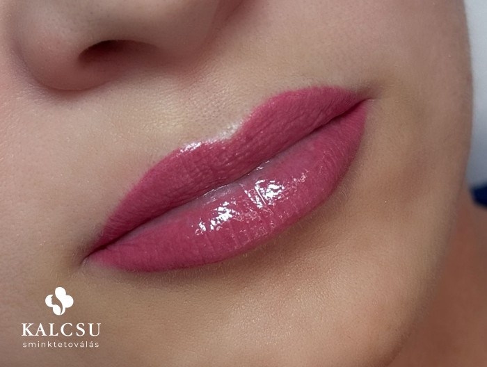 Viktória_ajak_sminktetovalas