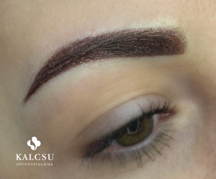 Púderes szemöldök tetoválás